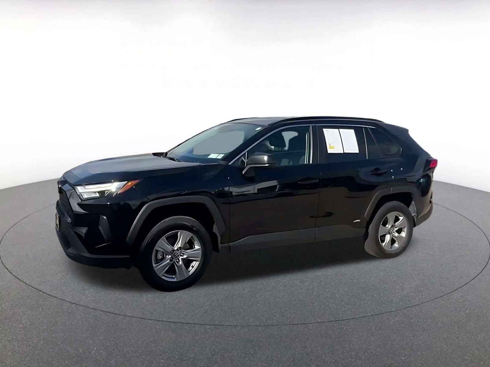 Used 2025 Toyota RAV4 LE AWD/4WD image 8