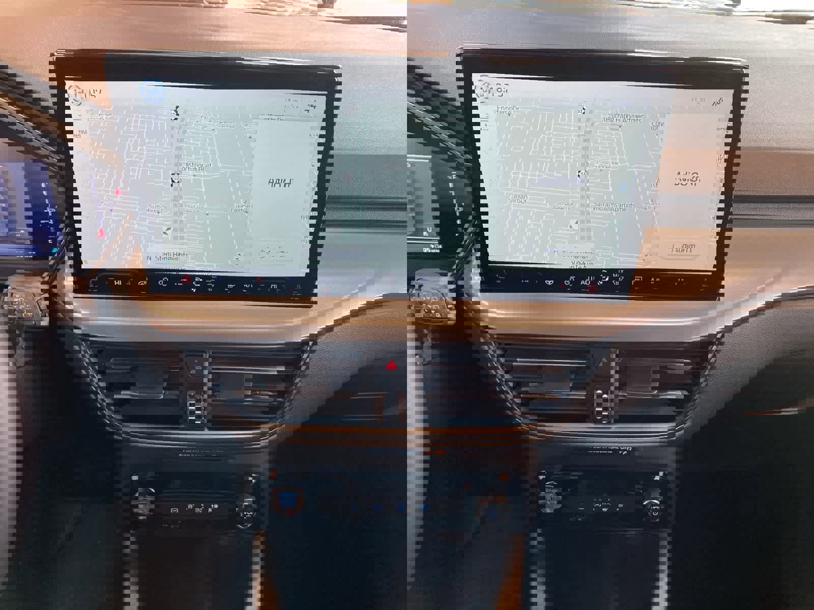 Used 2025 Ford Escape SE image 12