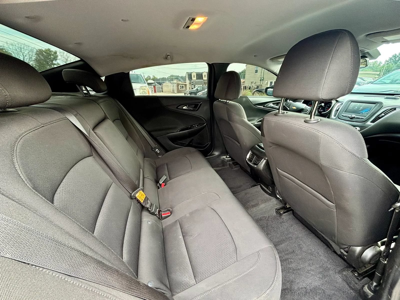 Used 2018 Chevrolet Malibu LT FWD image 14