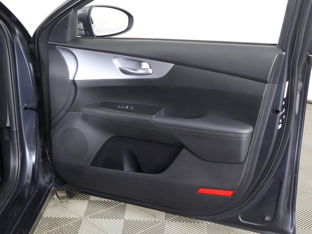Used 2023 Kia Forte LXS w/ LXS Technology Package FWD image 22