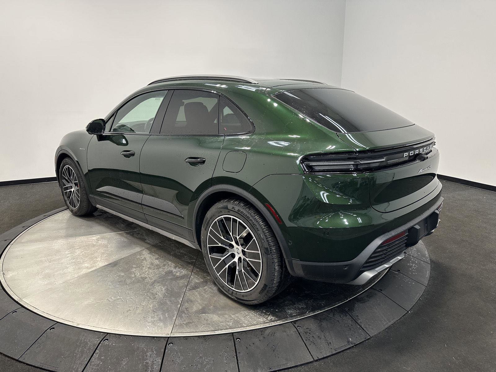 New 2025 Porsche Macan 4S Electric AWD/4WD image 3
