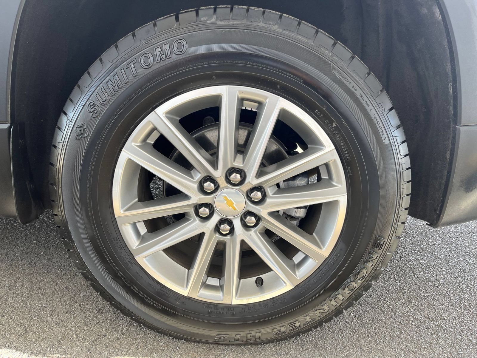 Used 2023 Chevrolet Traverse LT FWD image 30