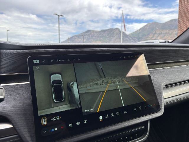 Used 2024 Rivian R1S Adventure image 21