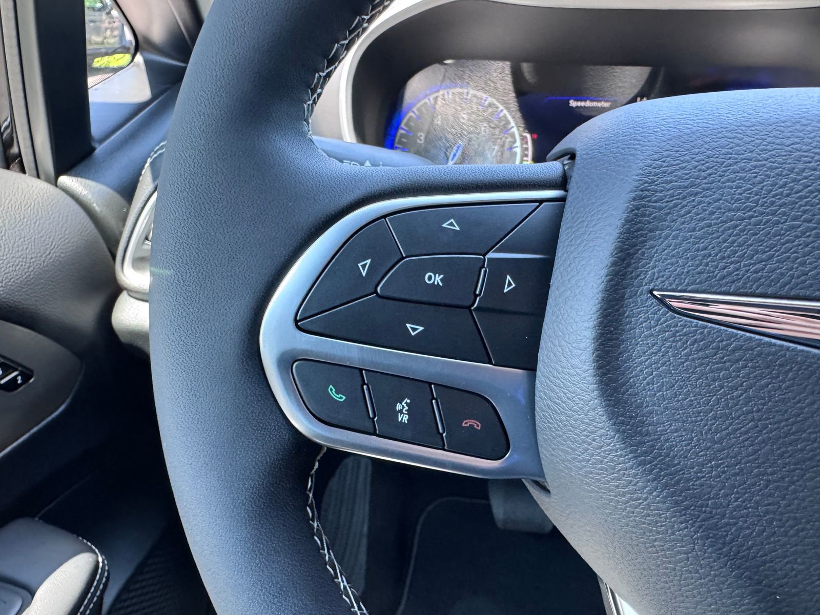 New 2026 Chrysler Pacifica Select image 16