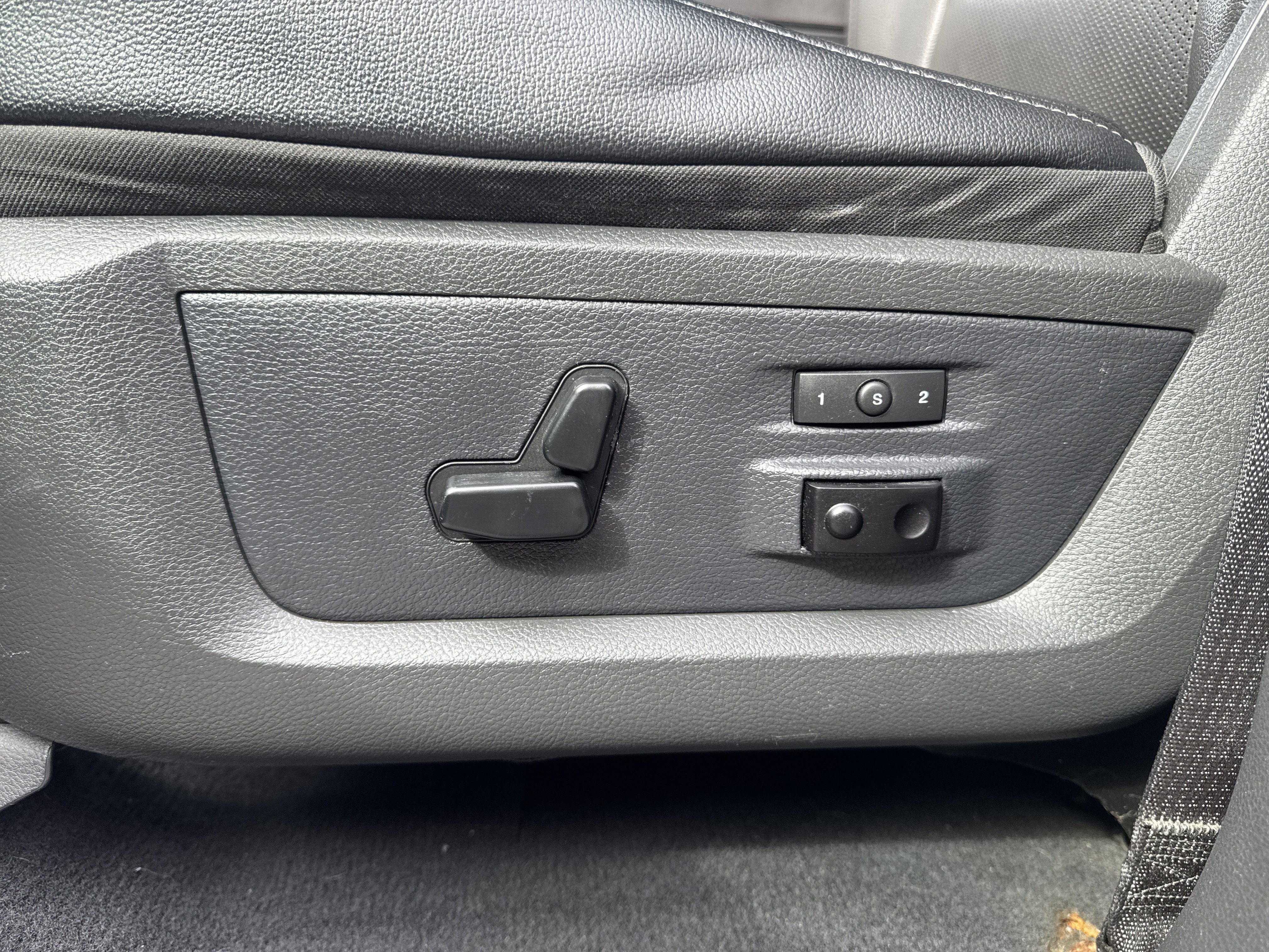 Used 2011 RAM 1500 Laramie w/ Protection Group AWD/4WD image 15