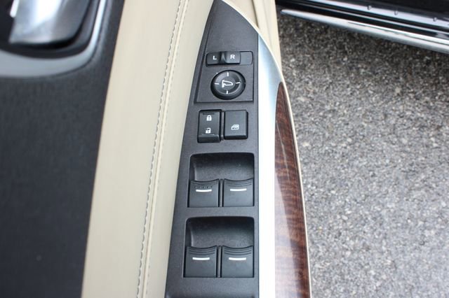 Used 2018 Acura TLX V6 w/ Technology Package FWD image 11