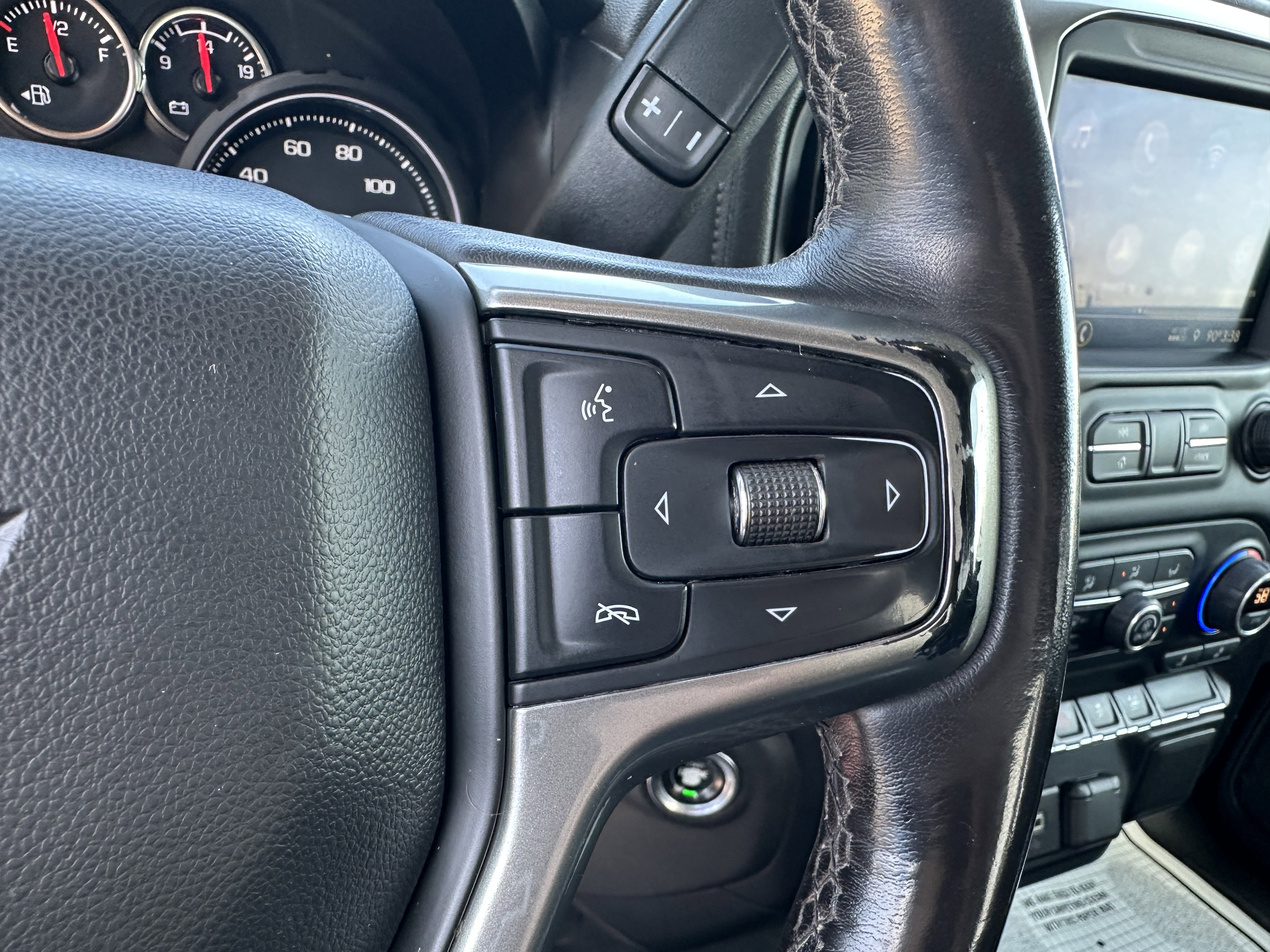 Used 2021 Chevrolet Silverado 1500 LT AWD/4WD image 17