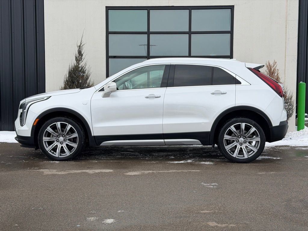 Used 2019 Cadillac XT4 Premium Luxury image 2