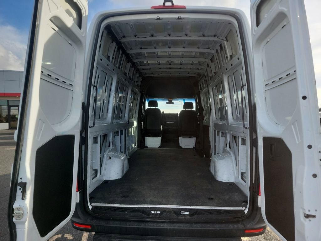 Used 2020 Mercedes-Benz Sprinter 2500 image 26