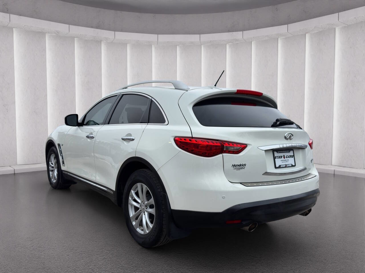 Used 2016 INFINITI QX70 AWD w/ Premium Package image 3