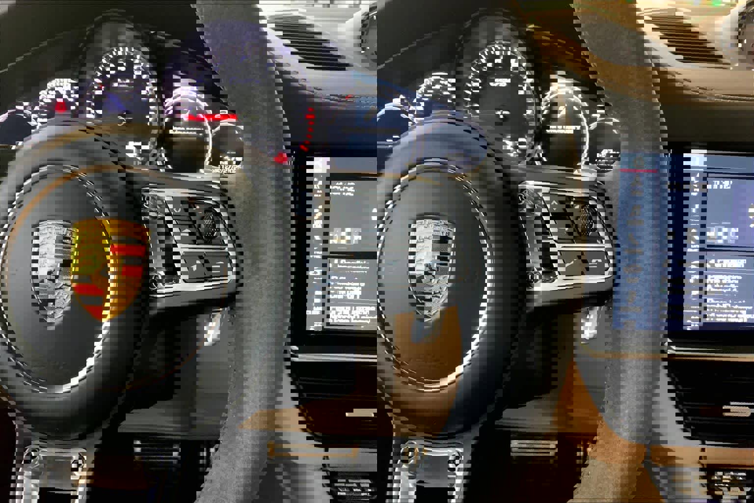 Used 2020 Porsche Cayenne Turbo image 24