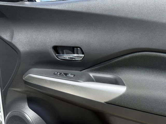 Used 2018 Nissan Kicks SV w/ Exterior Package FWD image 27