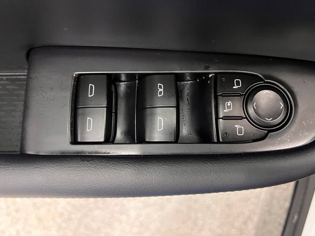 Used 2026 Buick Enclave Preferred AWD/4WD image 18