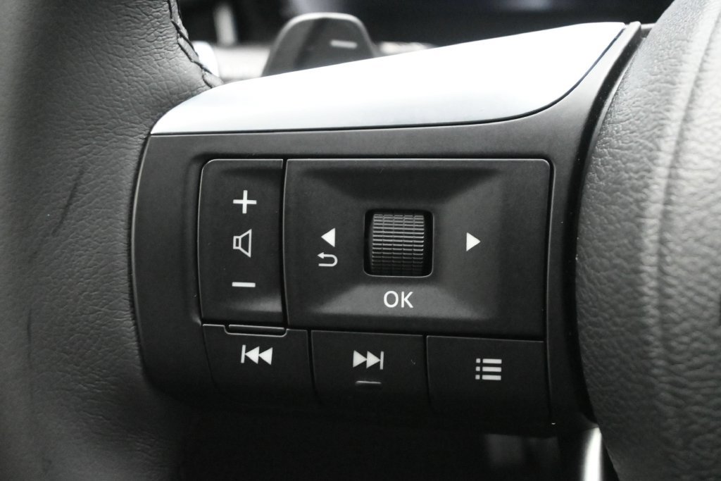 Used 2023 INFINITI QX60 Luxe w/ Cargo Package FWD image 7