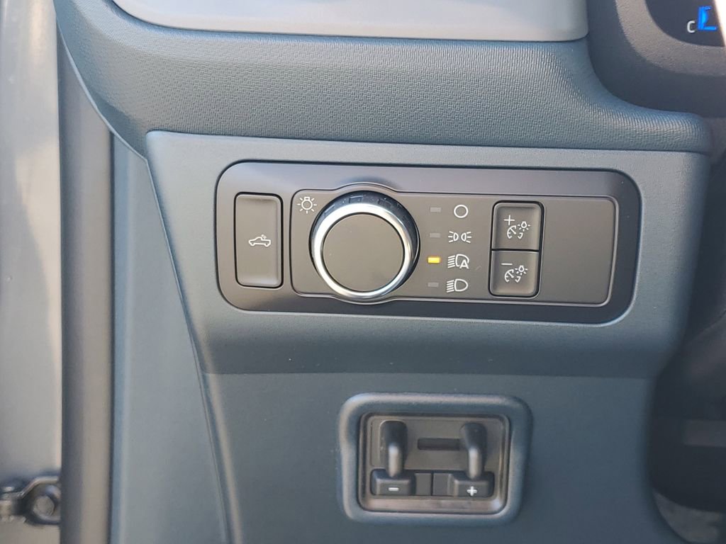 New 2025 Ford Maverick XLT w/ XLT Luxury Package image 9