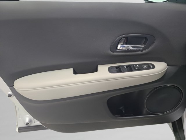 Used 2021 Honda HR-V LX image 18