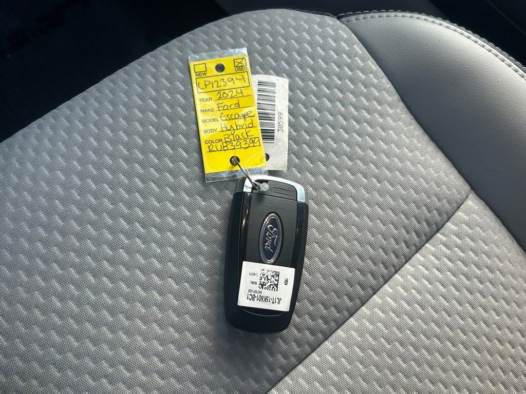 Certified 2024 Ford Escape SE FWD image 44