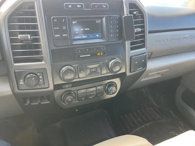 Used 2018 Ford F250 XL w/ Power Equipment Group AWD/4WD image 7