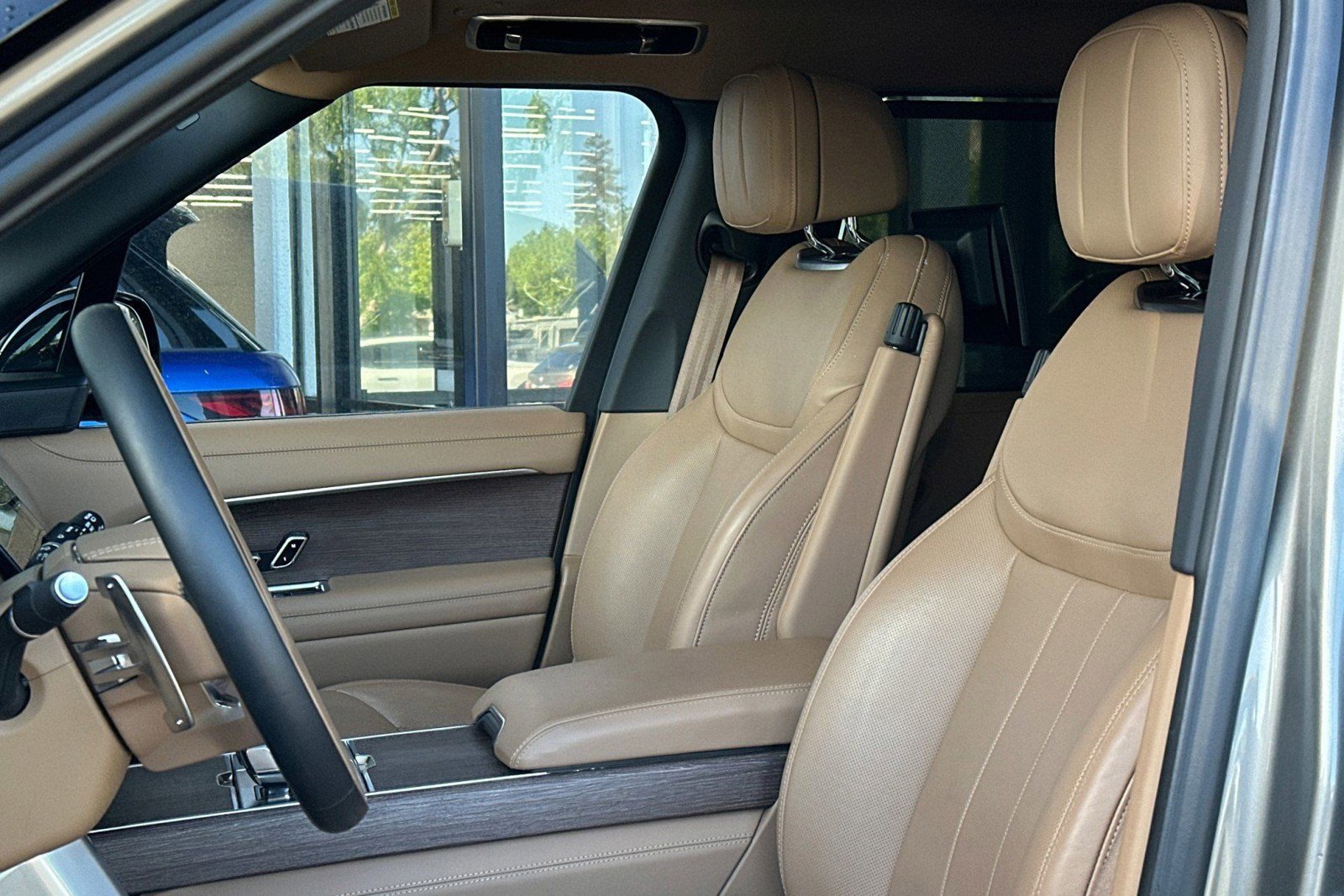 Certified 2023 Land Rover Range Rover Long Wheelbase Autobiography image 5