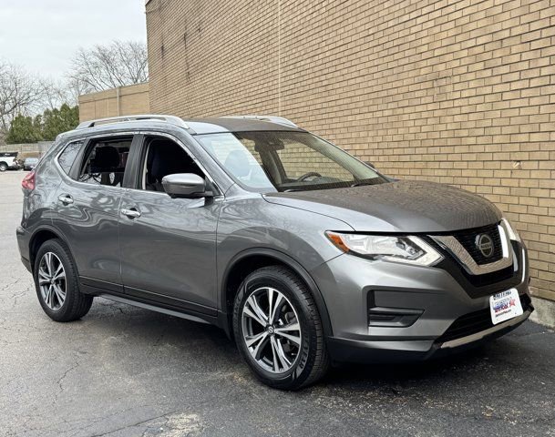 Used 2019 Nissan Rogue SV w/ Premium Package FWD image 5