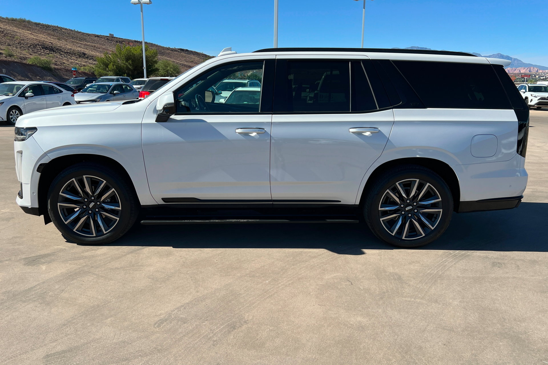 Used 2021 Cadillac Escalade Premium Luxury w/ Driver Assist Tech Package AWD/4WD image 2