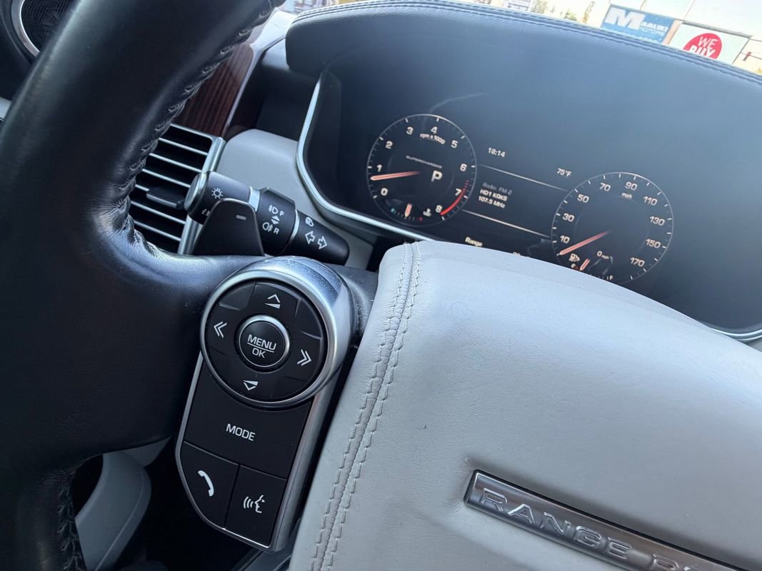 Used 2016 Land Rover Range Rover Supercharged AWD/4WD image 32