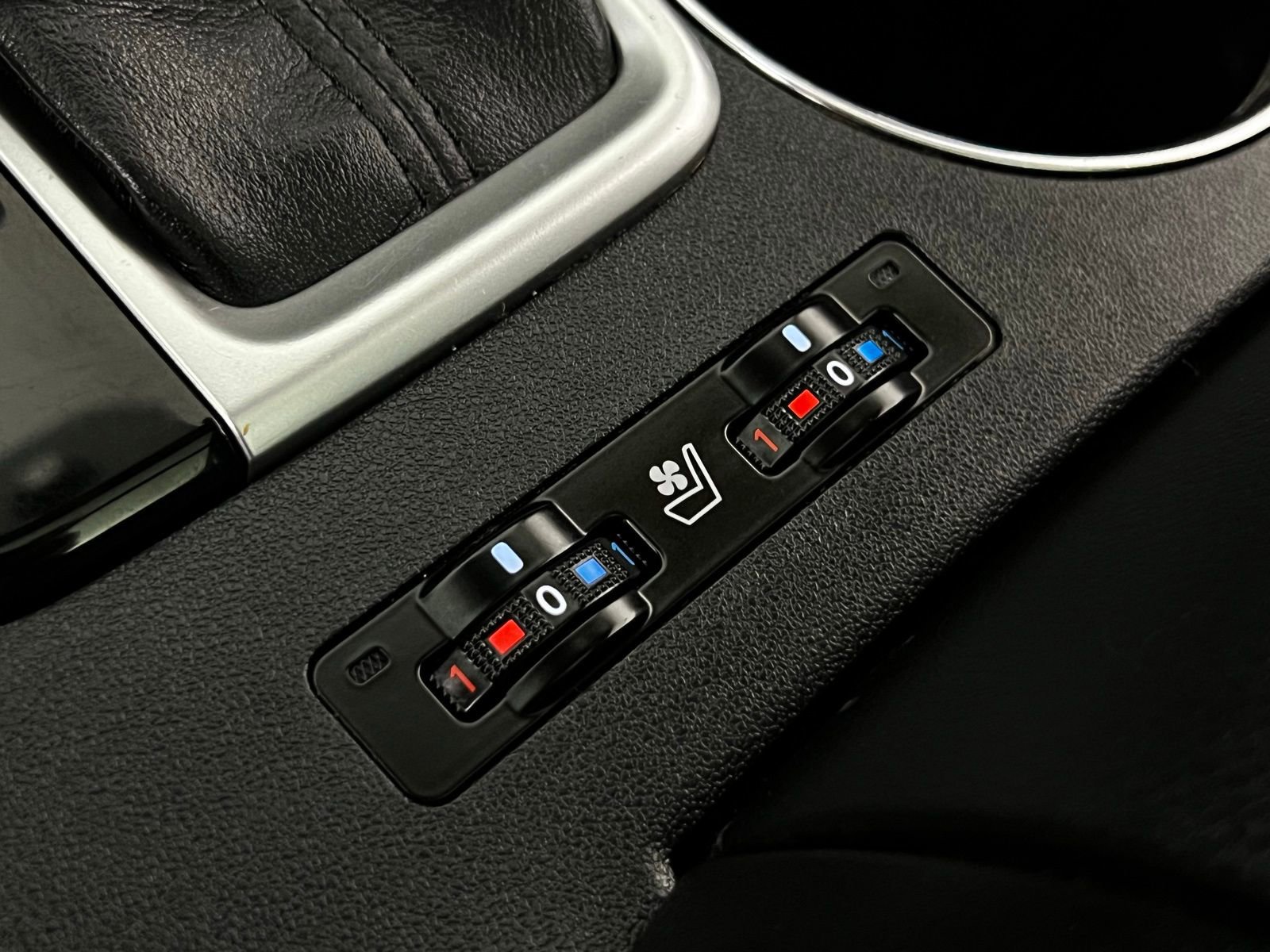 Used 2018 Toyota Highlander Limited Platinum image 22