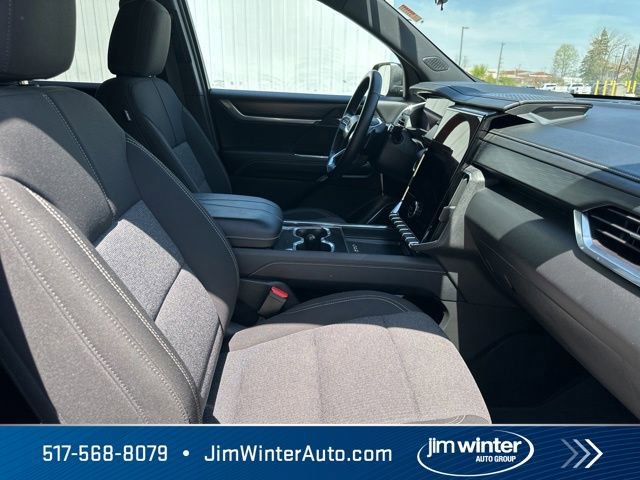 Used 2025 GMC Acadia Elevation AWD/4WD image 13
