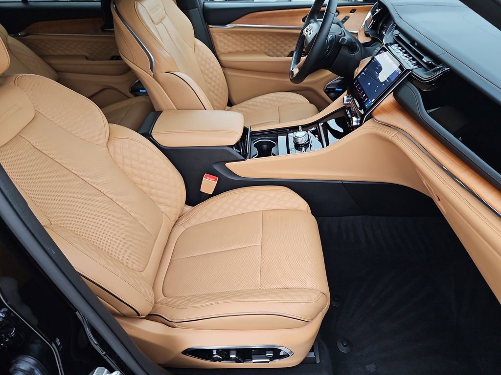 Used 2024 Jeep Grand Cherokee L Summit image 15