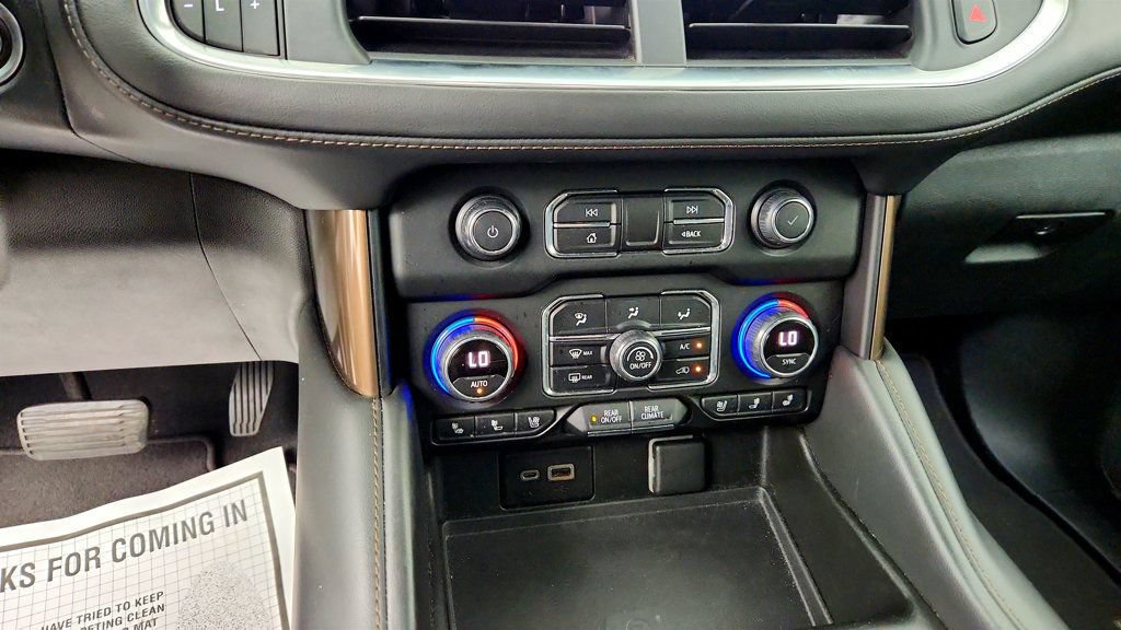 Used 2022 Chevrolet Suburban High Country AWD/4WD image 16