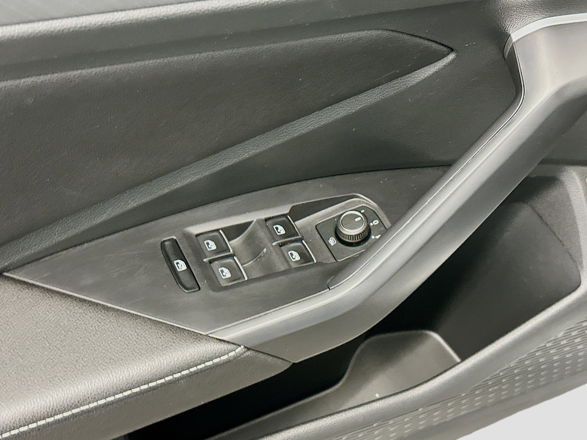 Used 2024 Volkswagen Jetta SE image 15