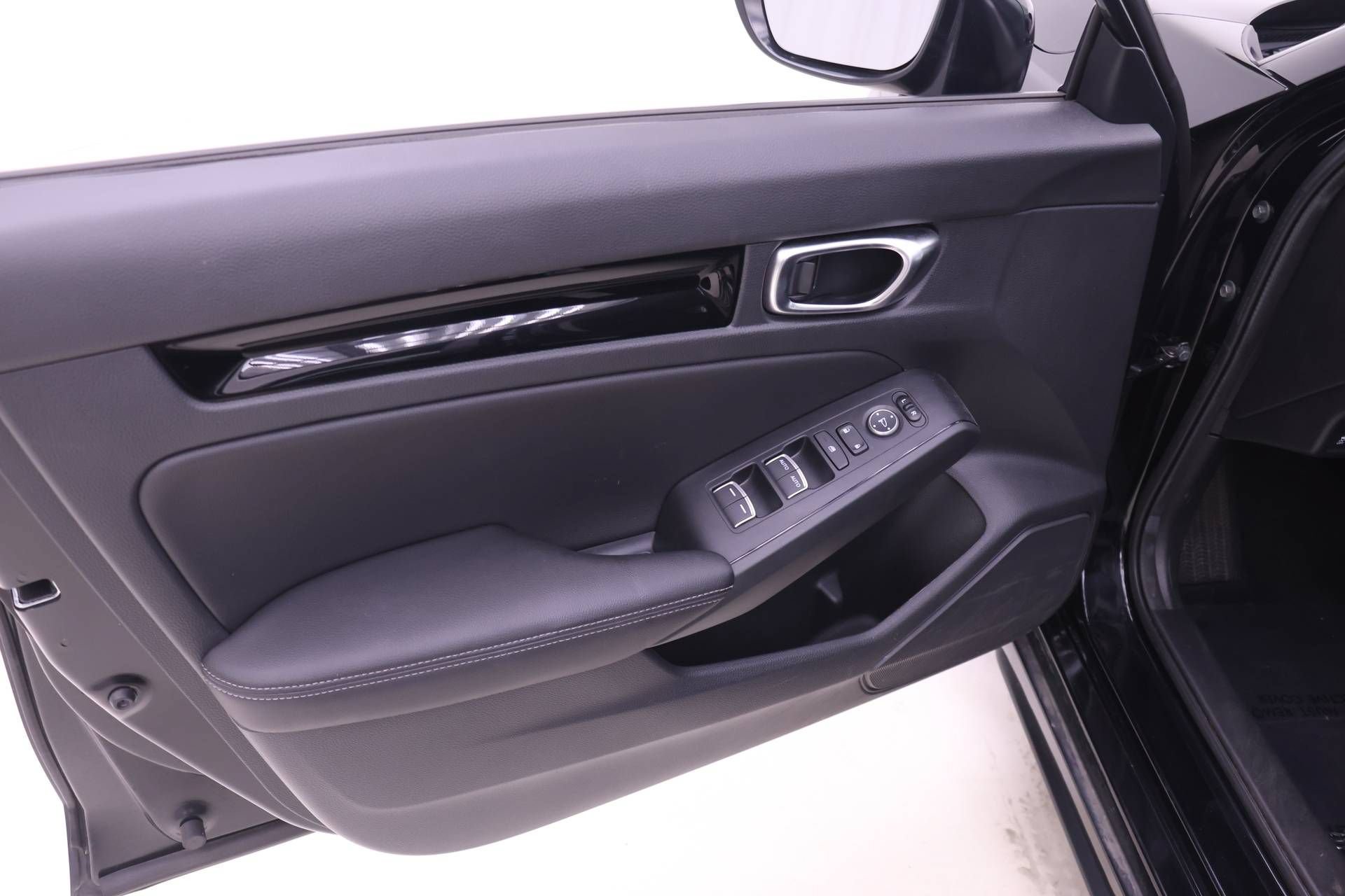 Certified 2024 Honda Civic EX-L image 9