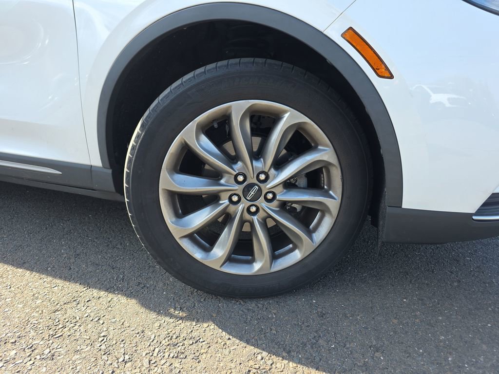 Used 2021 Lincoln Corsair AWD w/ Premium Package image 11