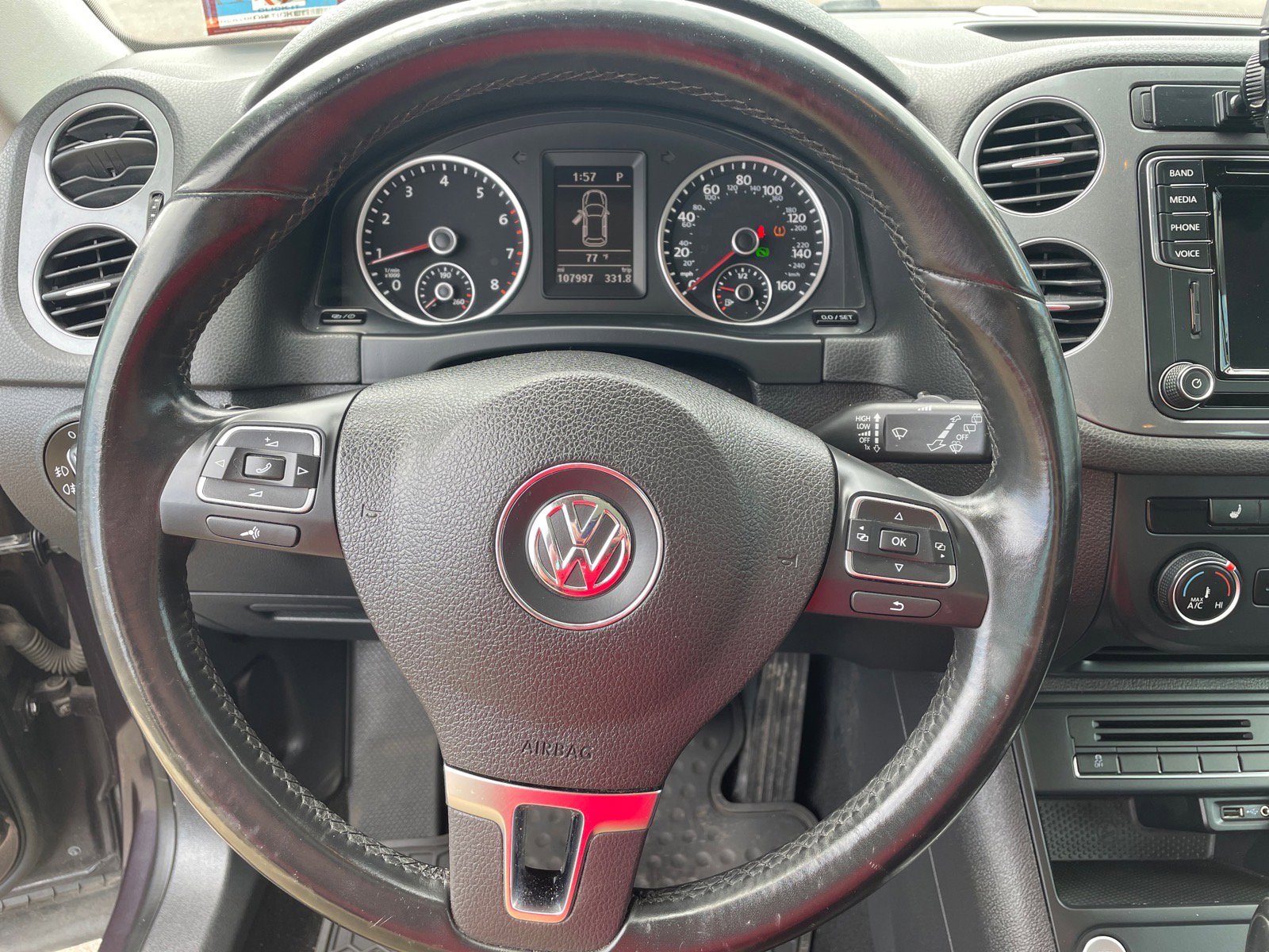 Used 2016 Volkswagen Tiguan SE AWD/4WD image 13