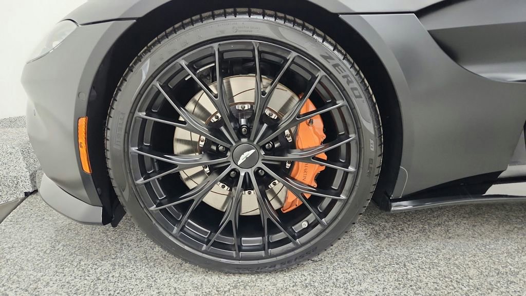 Used 2022 Aston Martin V8 Vantage Roadster image 33