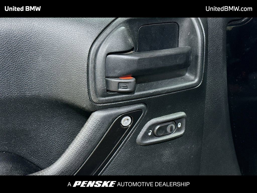 Used 2017 Jeep Wrangler Rubicon AWD/4WD image 3