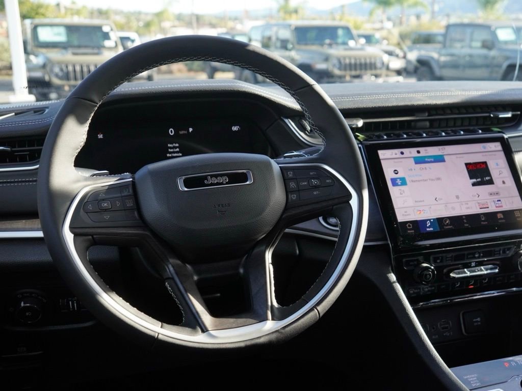 New 2025 Jeep Grand Cherokee L Limited w/ Black Appearance Package image 31