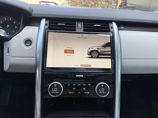 Certified 2025 Land Rover Discovery S AWD/4WD image 23