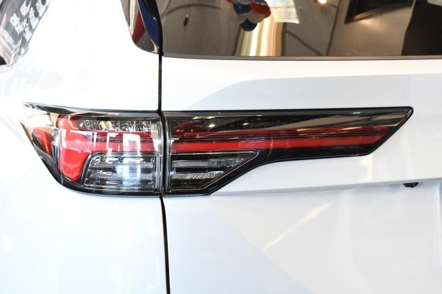 New 2026 Mitsubishi Outlander SEL AWD/4WD image 18
