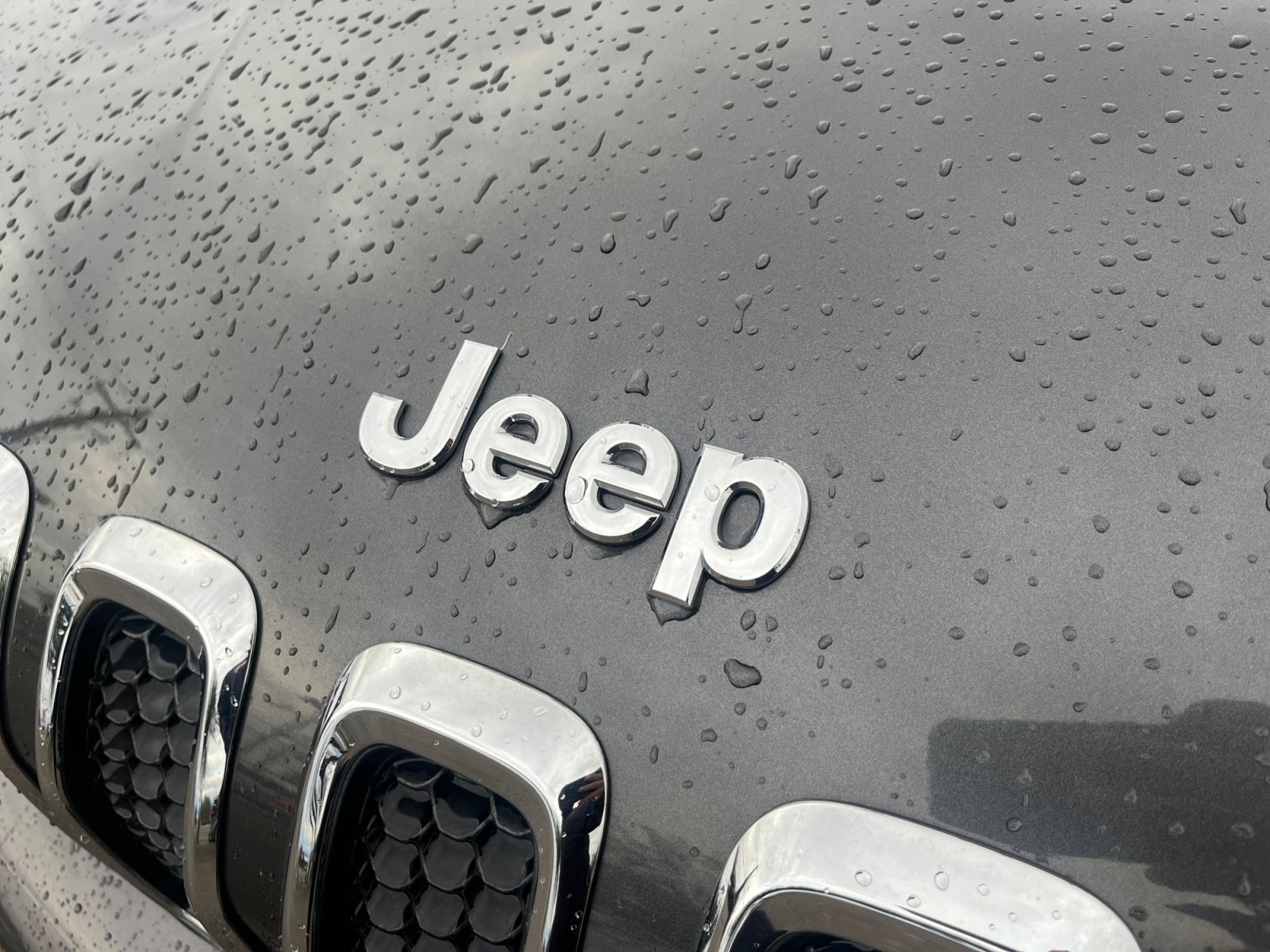 Used 2017 Jeep Cherokee Latitude w/ Safety/Convenience Group image 23