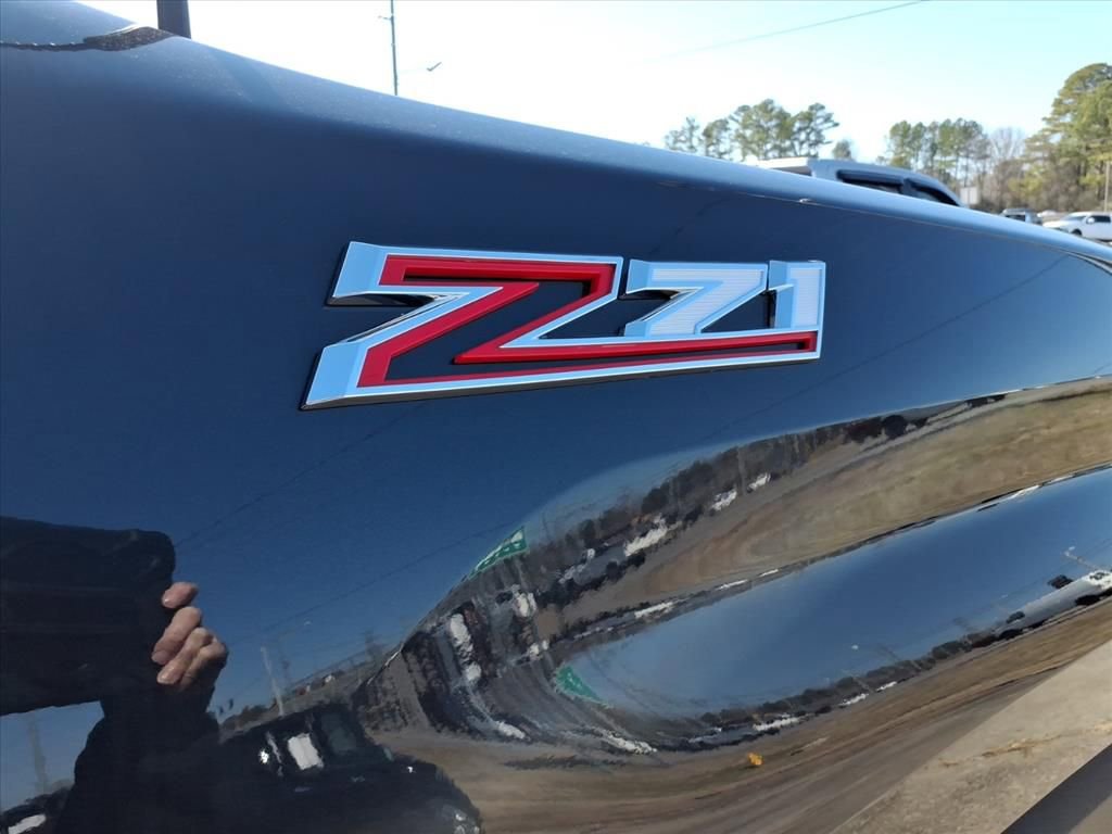 Used 2024 Chevrolet Silverado 2500 LTZ w/ LTZ Plus Package image 10