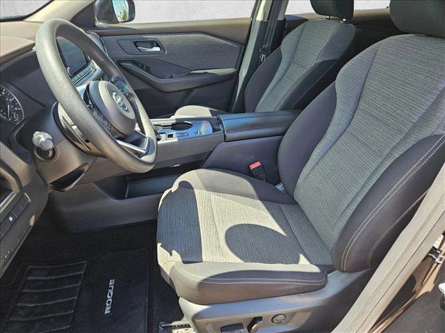 Used 2021 Nissan Rogue SV FWD image 15