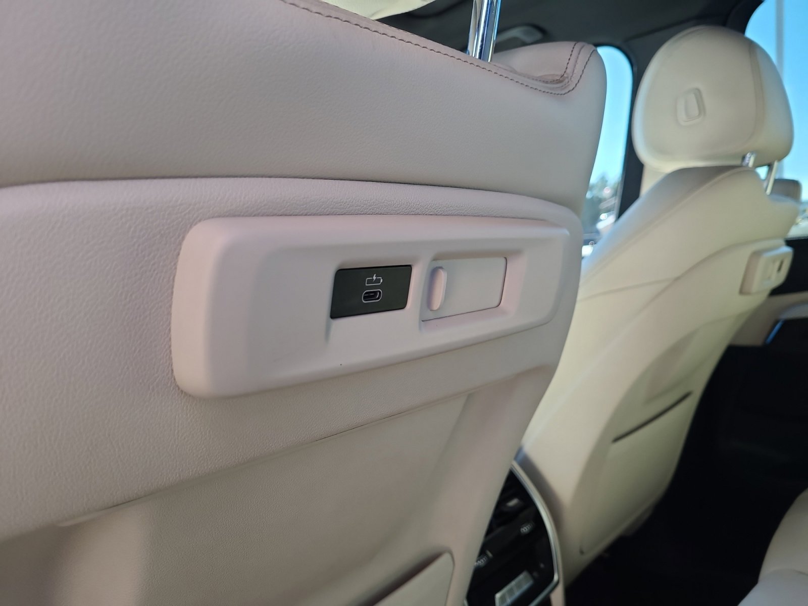 Used 2020 BMW X5 xDrive40i w/ Convenience Package image 35