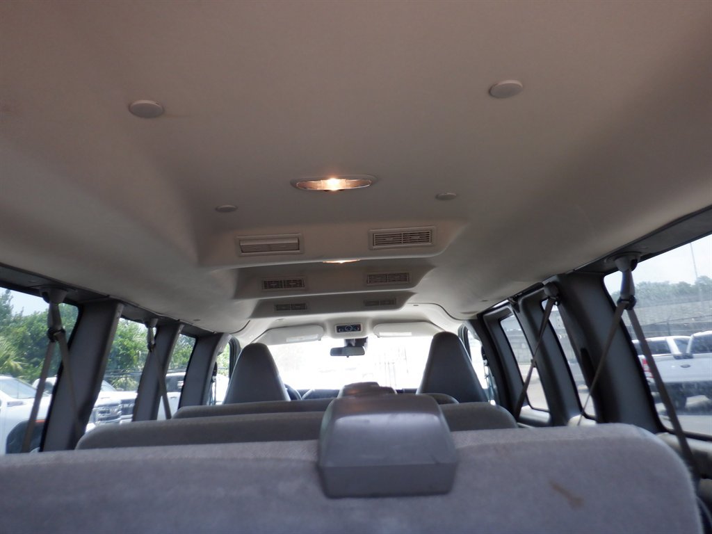 Used 2020 Chevrolet Express 3500 LT w/ LT Preferred Equipment Group RWD image 6