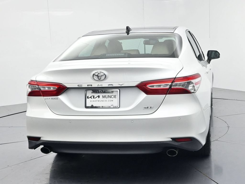 Used 2018 Toyota Camry XLE FWD image 7