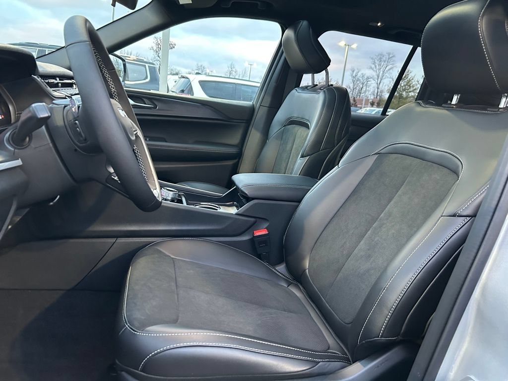 New 2025 Jeep Grand Cherokee 4WD image 23