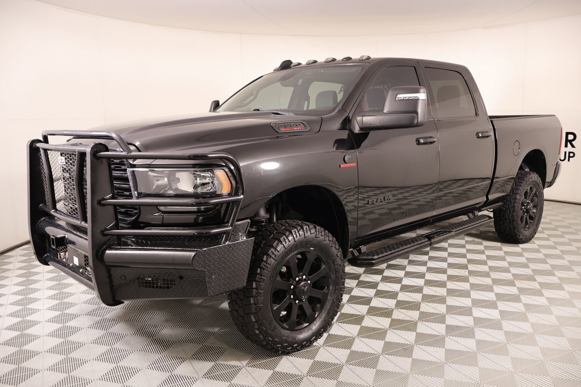 Used 2023 RAM 2500 Big Horn w/ Night Edition AWD/4WD image 10
