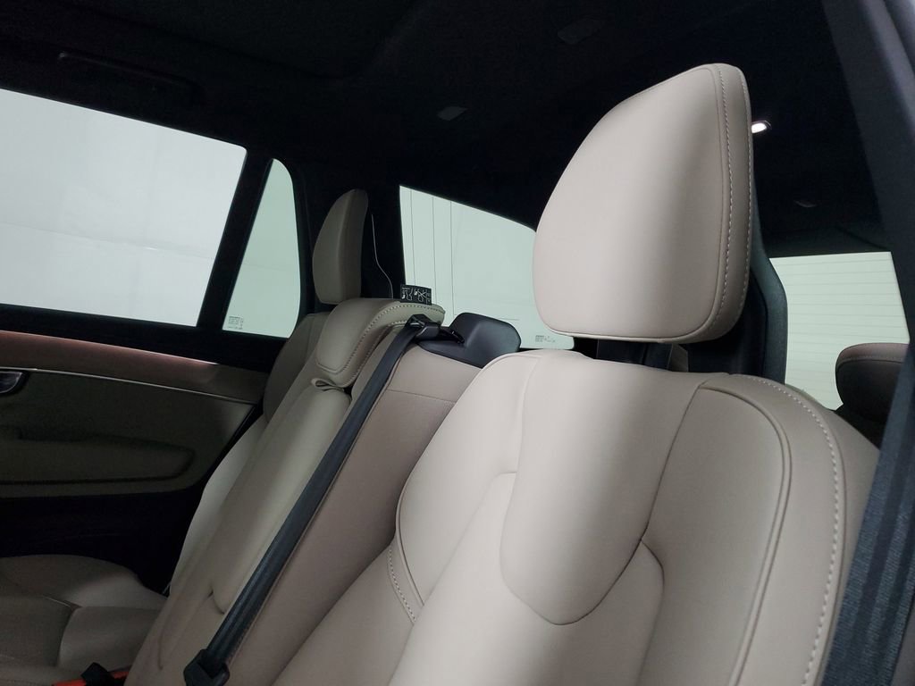 Certified 2026 Volvo XC90 B6 Plus w/ Protection Package Premier AWD/4WD image 15