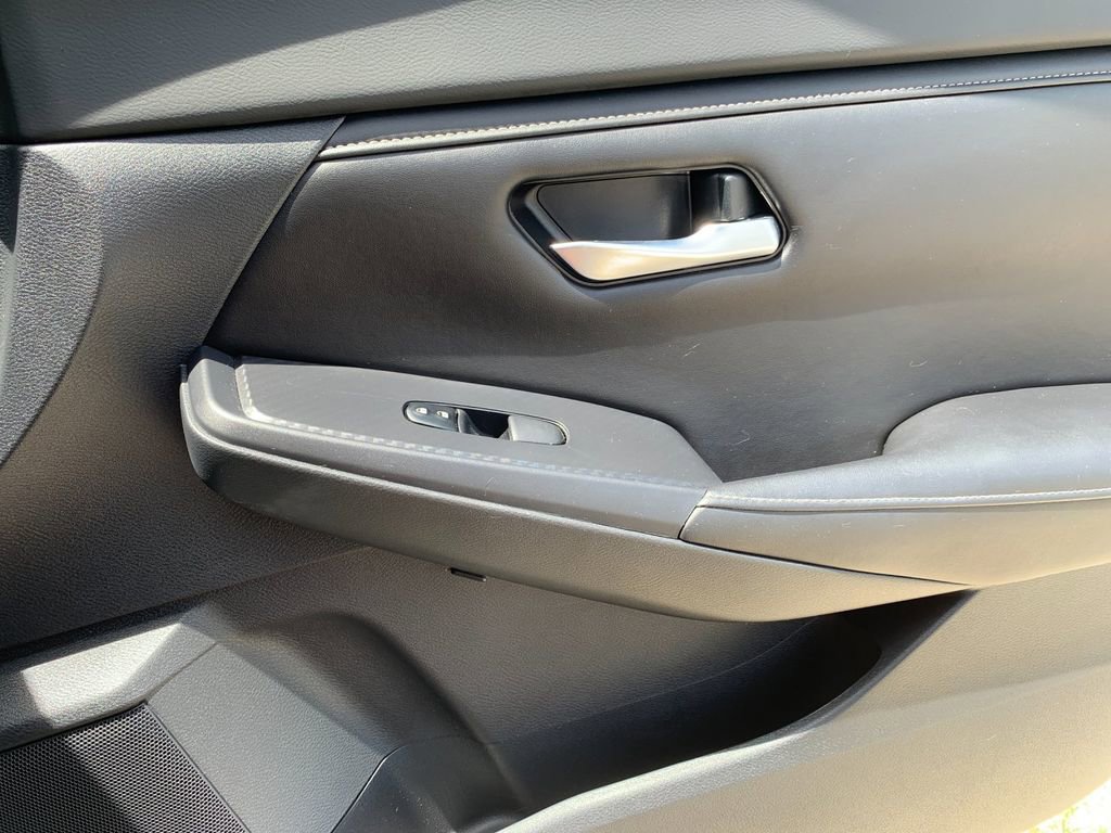 Used 2022 Nissan Sentra SV w/ Electronics Package FWD image 19
