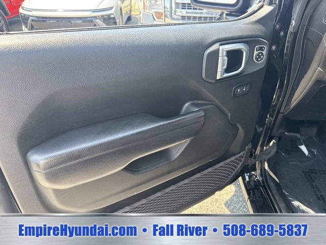 Used 2024 Jeep Wrangler Unlimited Sport AWD/4WD image 17